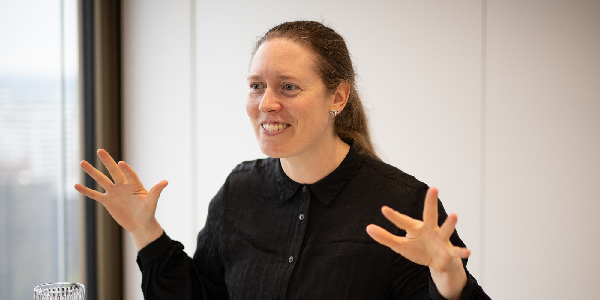 Hanna Brahme, Mitarbeiterin des ETH AI Center und Kuratorin am AI House