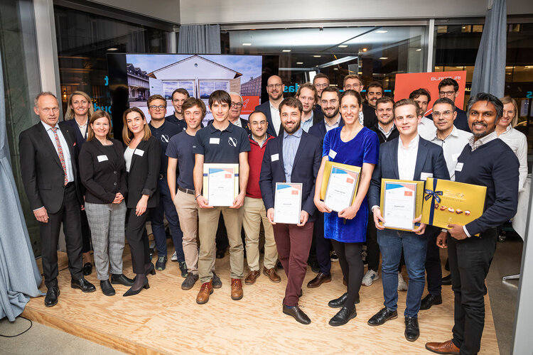 Gruppenfoto Pitch-Event Büro Züri Innovationspark 2022 (Bild: Ana Kontoulis)