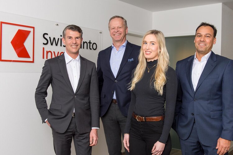 Von links nach rechts: Jan Sobotta, Leiter Niederlassung Frankfurt, Holger Krohn, Sara-Marie Heineck, Karsten Marzinzik