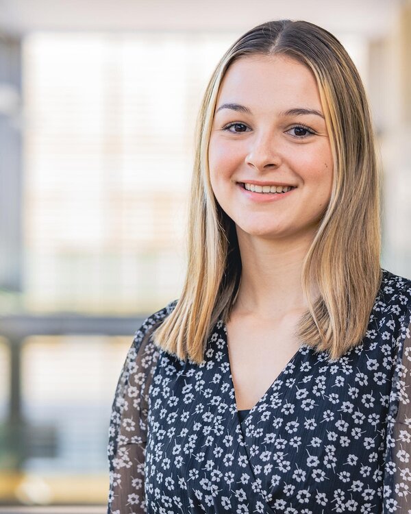 Janina Haas, Studentin an der Universität Zürich, Bachelor of Arts in Wirtschaftswissenschaften