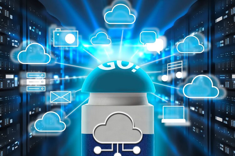 Symbolischer Startknopf für die Verlagerung von Daten in die Public Cloud.