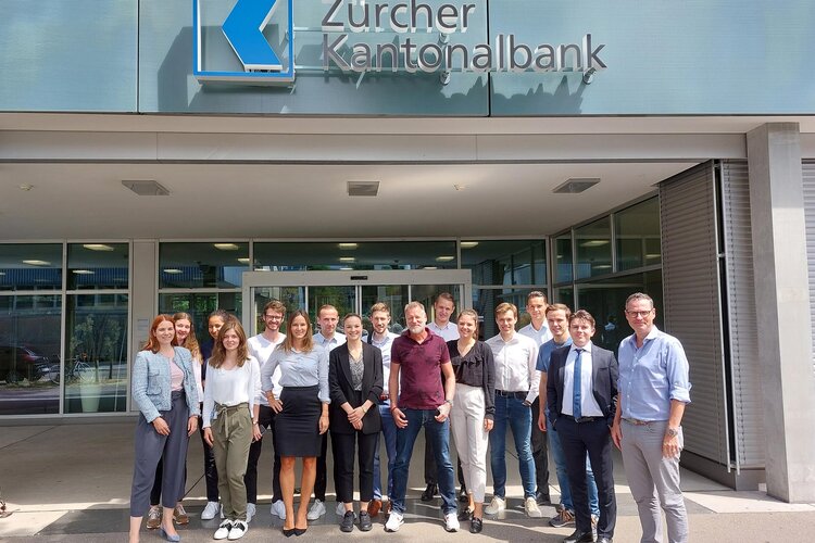 Gruppenbild der Summer Internship Teilnehmer