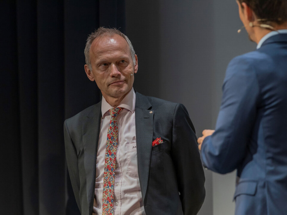 Dr. Jörg Müller-Ganz, Präsident des Bankrats der Zürcher Kantonalbank, überreichte die Preise am Event. Er dankte allen drei Finalisten für ihren Einsatz und sagte: «Innovative Produkte wie die ihrigen tragen zum Wohlstand unserer Zukunft bei.»