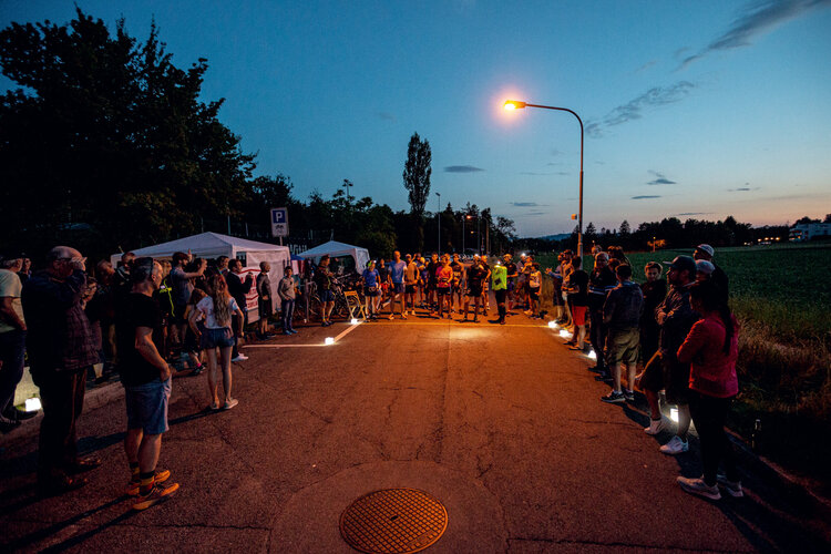 Läufer des Witiker Backyard Ultra am Start