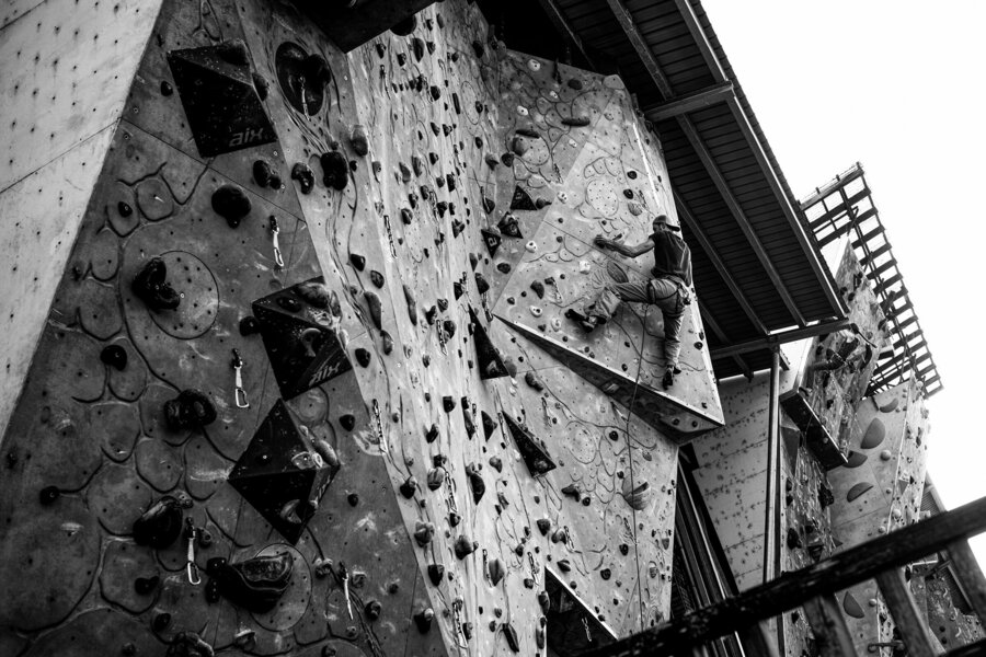 Kletterwand Schlieren auf einer Fotografie von Alberto Venzago
