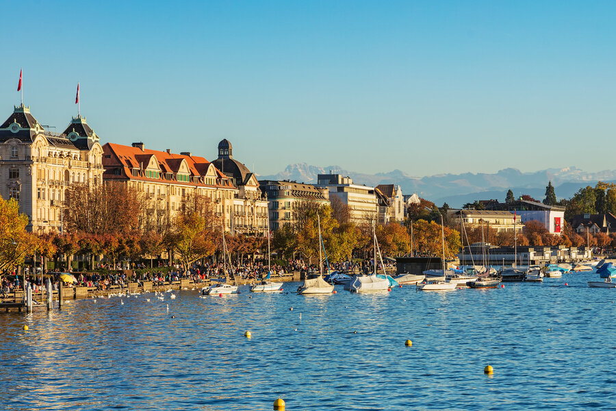 Ansicht der Stadt Zürich vom Wasser her